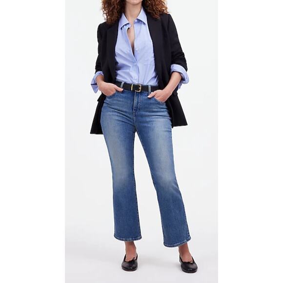 Madewell Denim - Madewell Curvy Kick Out Crop Jean Size 31 NWT with Flaw Mark